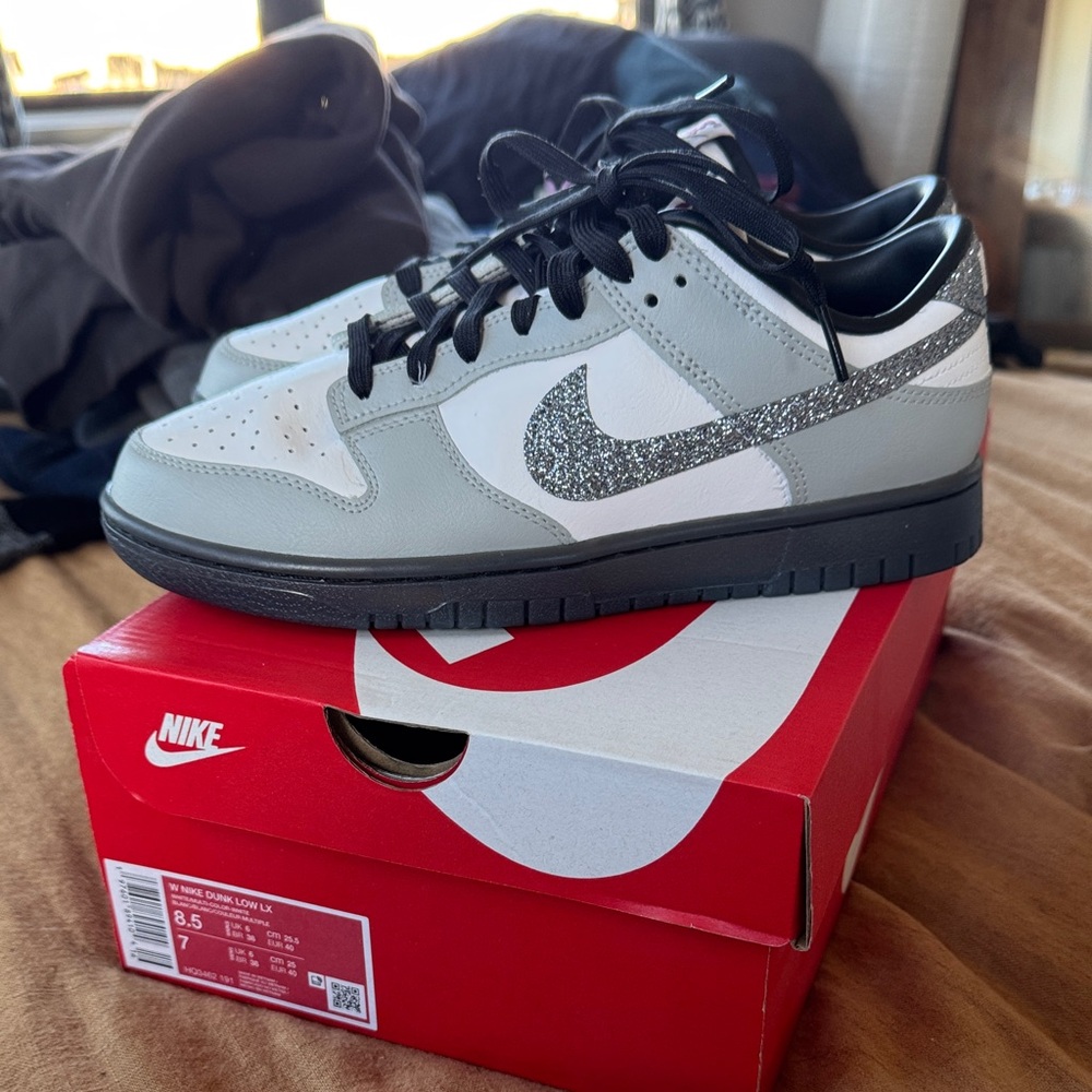 Nike Gray and White Sneakers with Glitter Swoosh Nike dunk Low LX